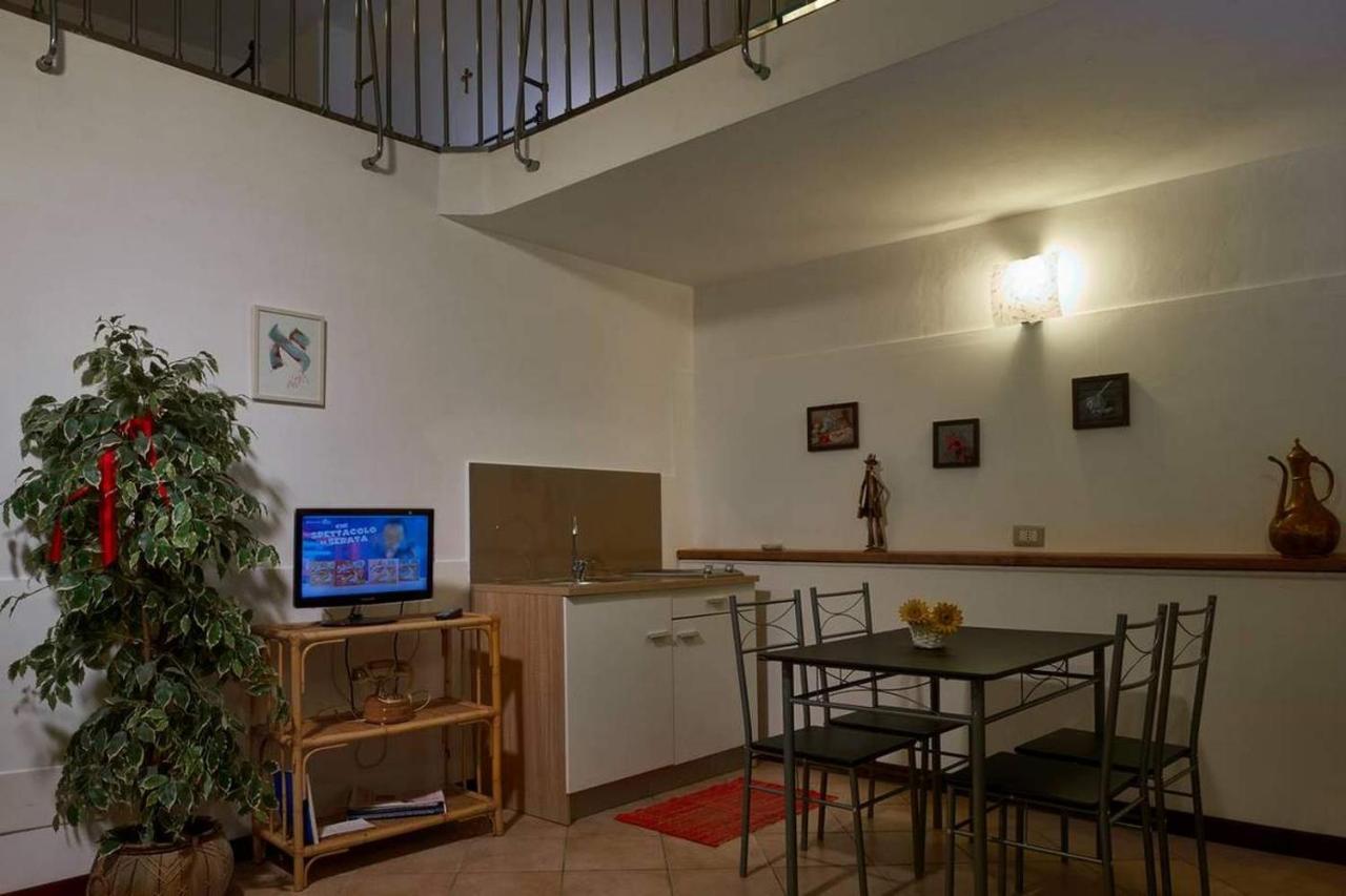 La Casa Di Gloria - Residence Affitta Camere باديا براتاغليا المظهر الخارجي الصورة